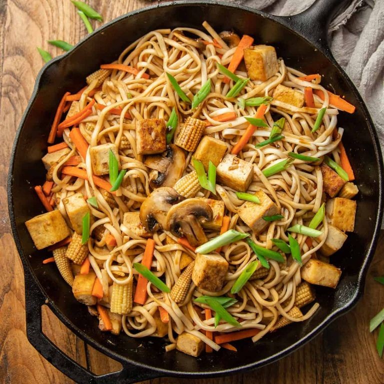 Vegetarian Lo Mein with Tofu