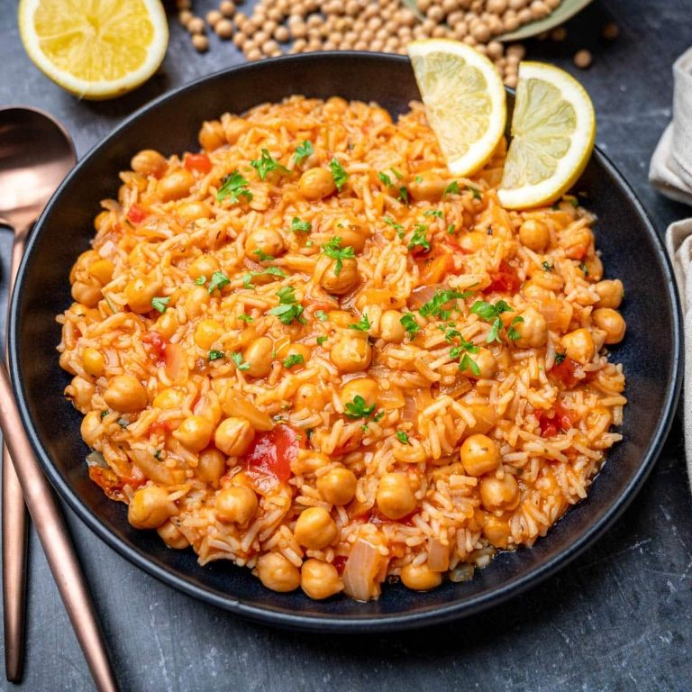 Vegetarian Spanish Rice with Chickpeas