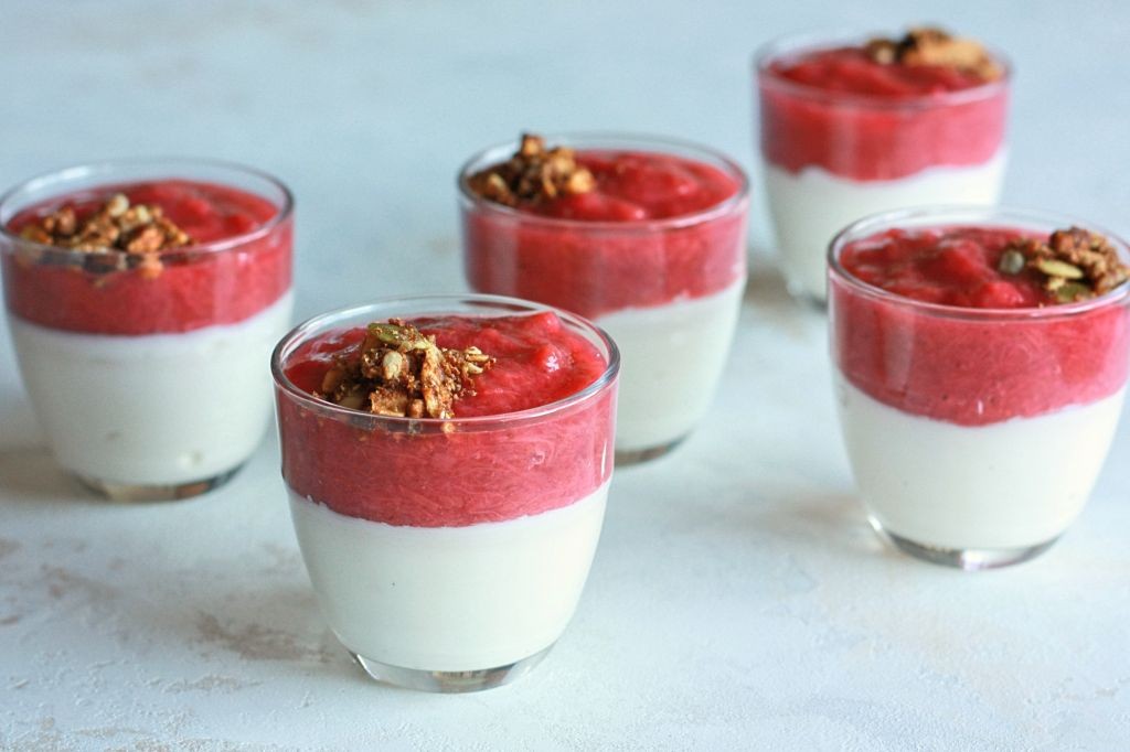 Violet and rhubarb compote with yogurt