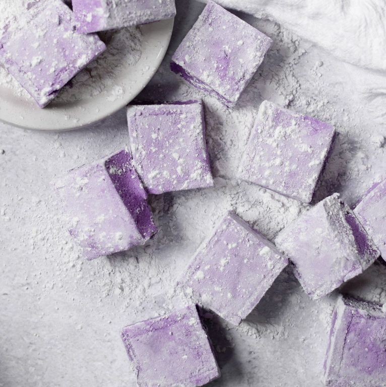 Violet sugar-dusted marshmallows