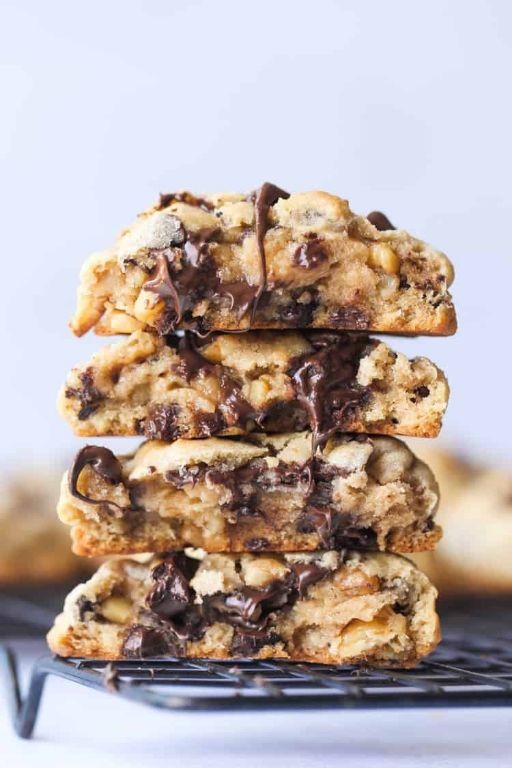 Walnut Chocolate Chip Cookies