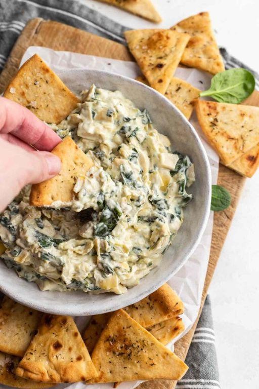 Warm Spinach and Artichoke Dip with Pita Chips