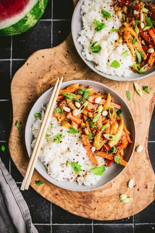 Watermelon Rind Stir-Fry with Garlic