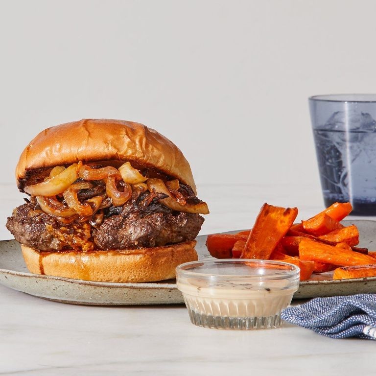 Western Burger with Smoked Gouda