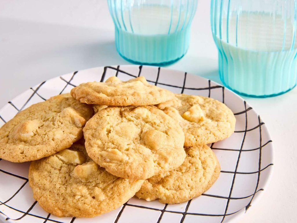 White Chocolate Macadamia Cookies (without chocolate chips)