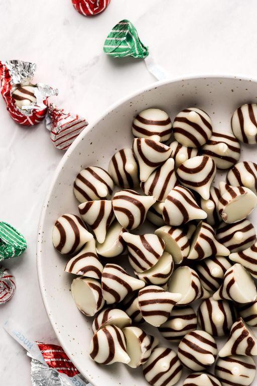 White Chocolate Pretzel Hugs