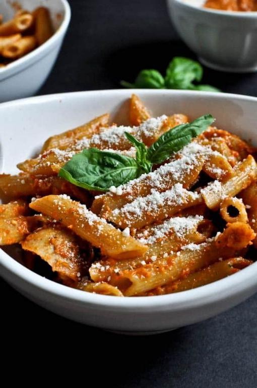 Whole Grain Penne with Roasted Red Pepper Sauce