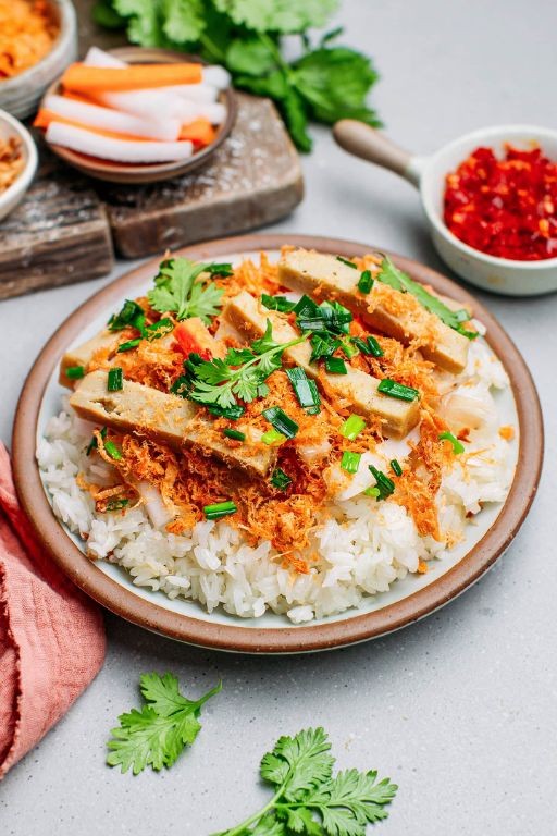 Xoi Chay (Sticky Rice with Vegetarian Toppings)