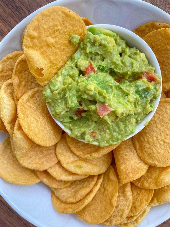 5-Minute Guacamole with Tortilla Chips