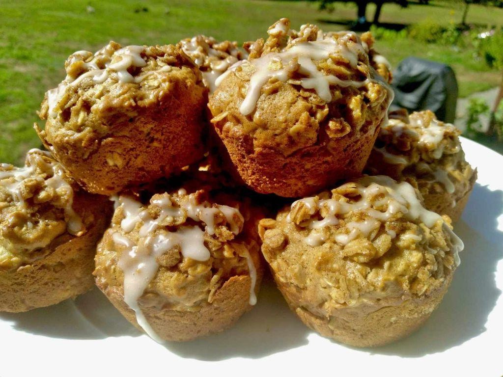 Apple cinnamon oatmeal muffins