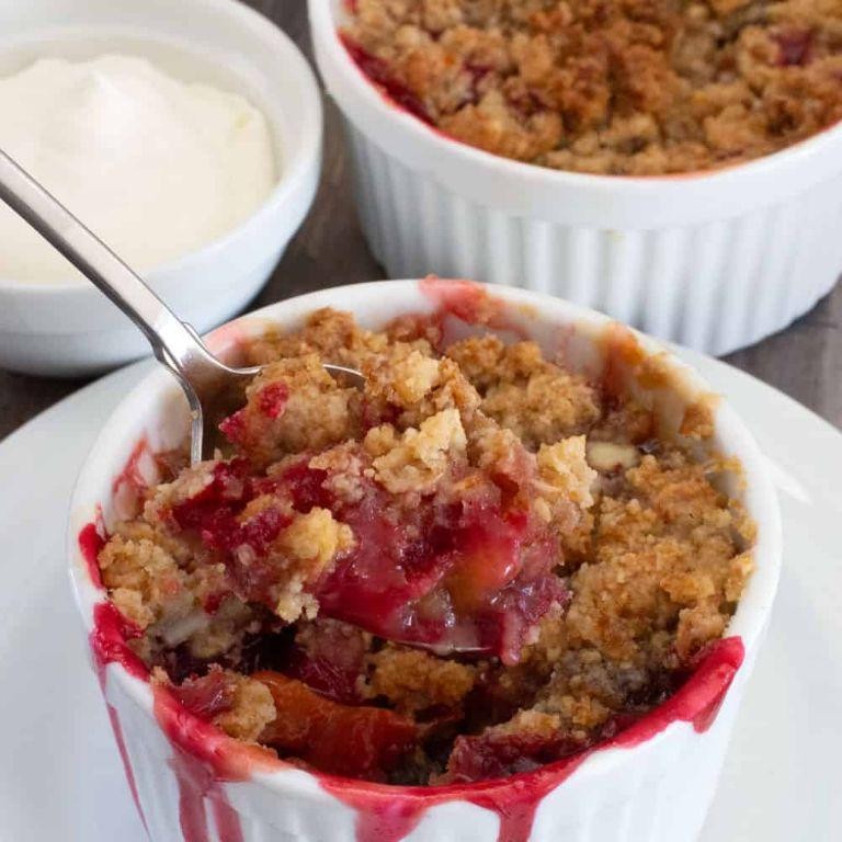 Apricot and Honey Crumble with Granola Crust