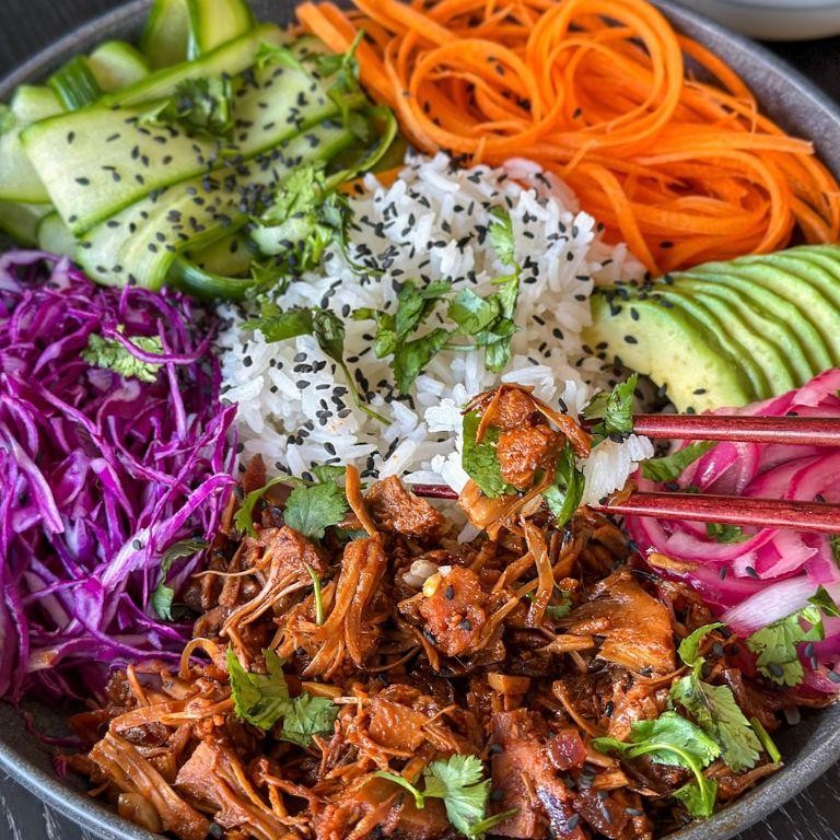 BBQ Pulled Jackfruit Quinoa Bowl