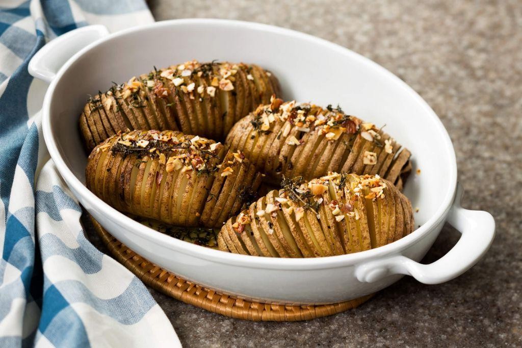 Baked Hasselback Potatoes with Thyme