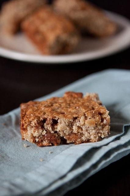 Banana Caramel Oat Bars