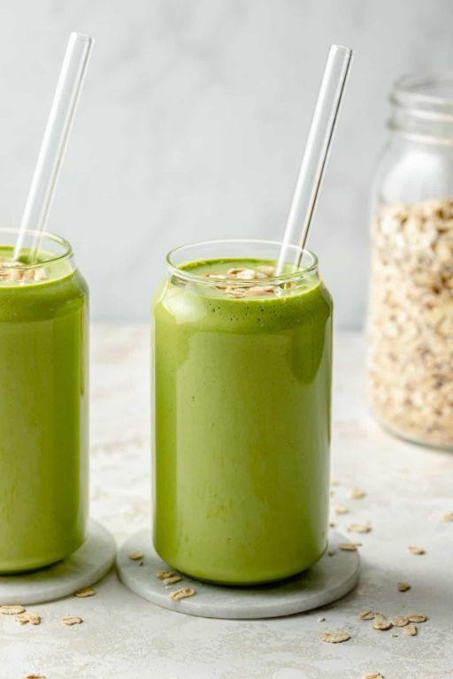 Banana Spinach Detox Smoothie