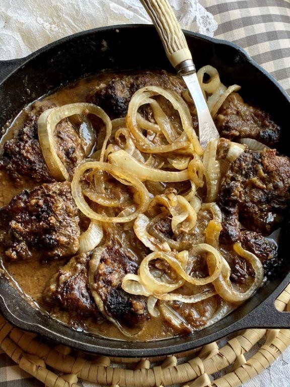 Beef Liver and Onions with Gravy