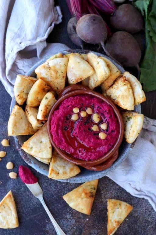 Beetroot Hummus with Pita Chips