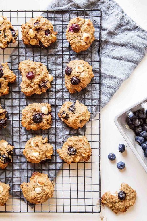 Blackberry Quinoa Breakfast Cookies