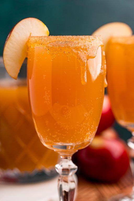 20 Festive Holiday Cocktail Recipes for Cozy Celebrations