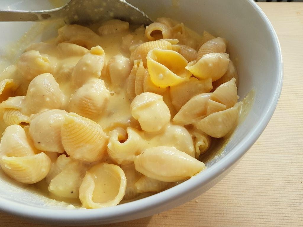 Cheesy Baked Conchiglie Alfredo