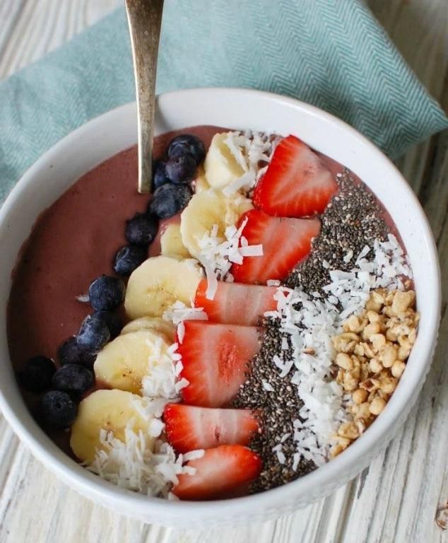 Chia Seed Smoothie Bowl