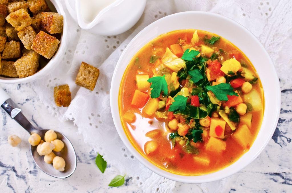 Chickpea and Spinach Low FODMAP Soup (canned, drained chickpeas only)
