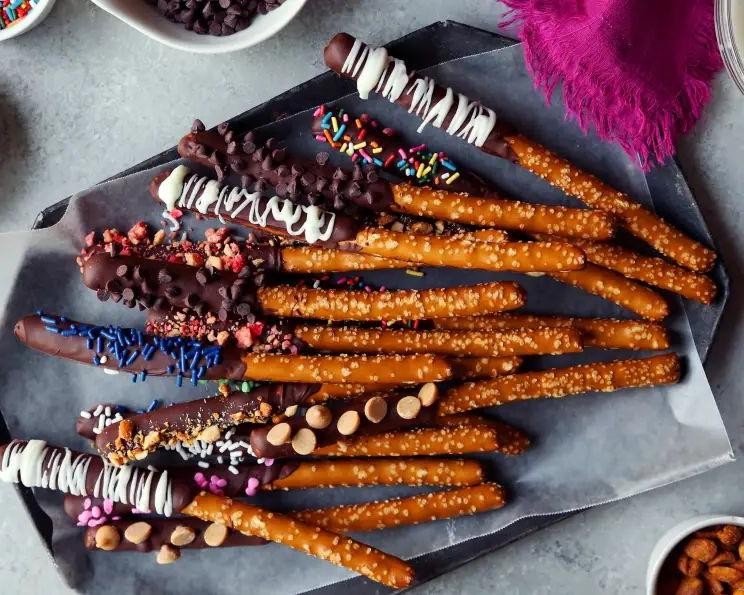 Chocolate-Dipped Pretzel Wands
