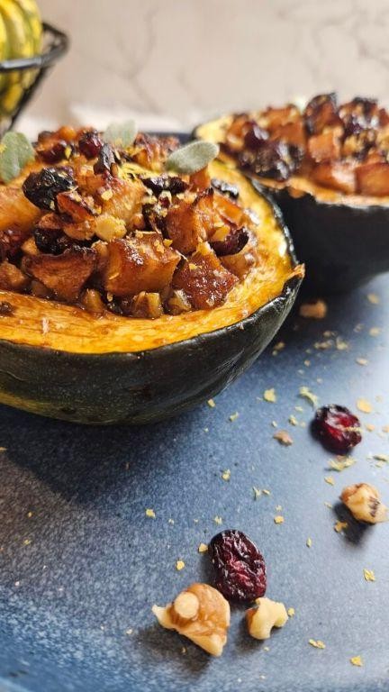 Cinnamon Apple Stuffed Acorn Squash