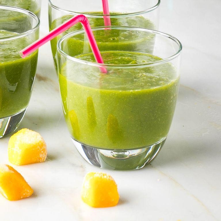Collard Greens and Mango Tropical Juice