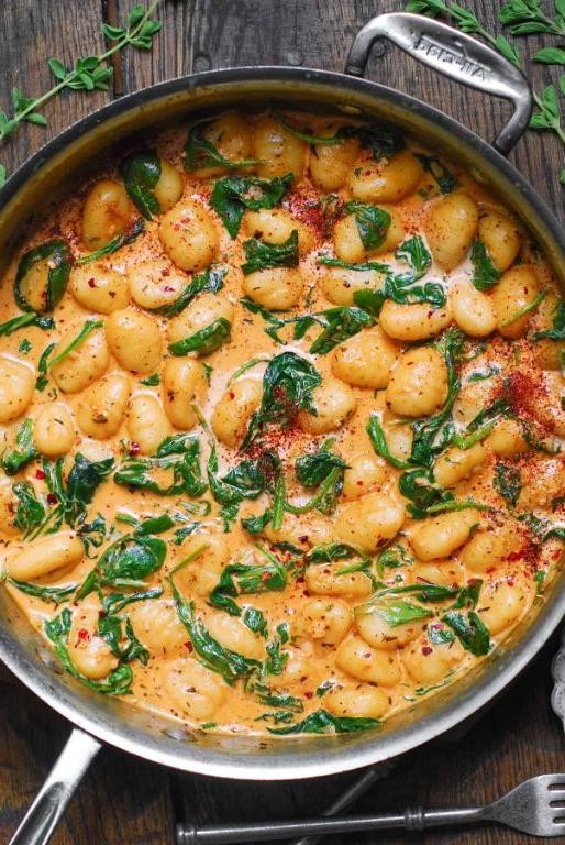 Creamy Garlic Butter Gnocchi with Spinach