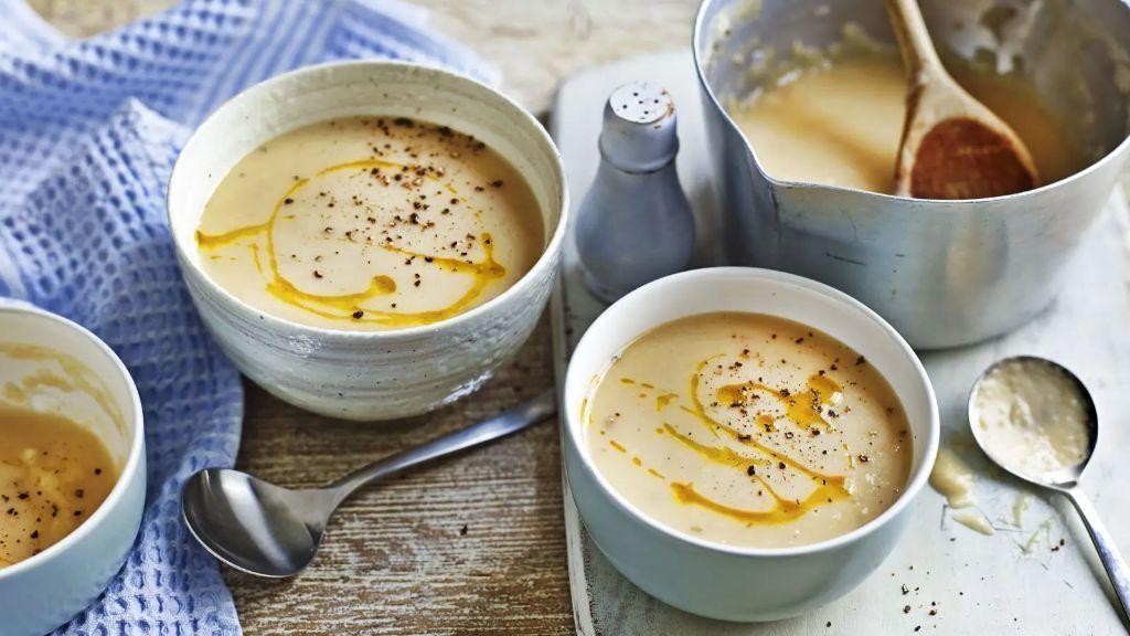 Creamy Parsnip and Apple Soup