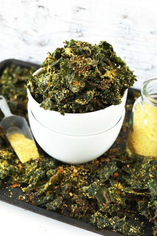 Crispy Baked Kale Chips with Nutritional Yeast