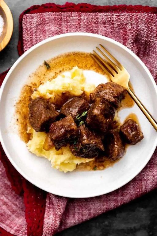 Crock Pot Beef Tips with Red Wine Sauce