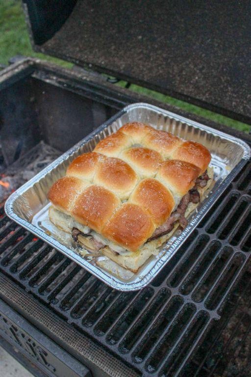 Delmonico Steak Sliders with Sriracha Mayo