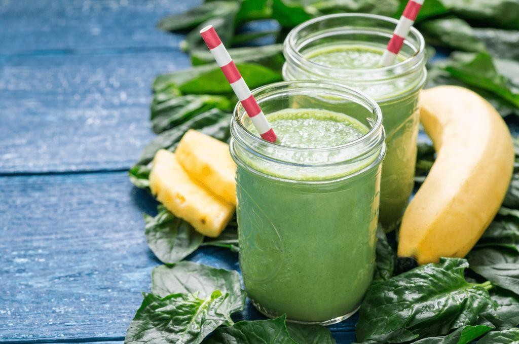 Detox Green Smoothie with Flaxseeds