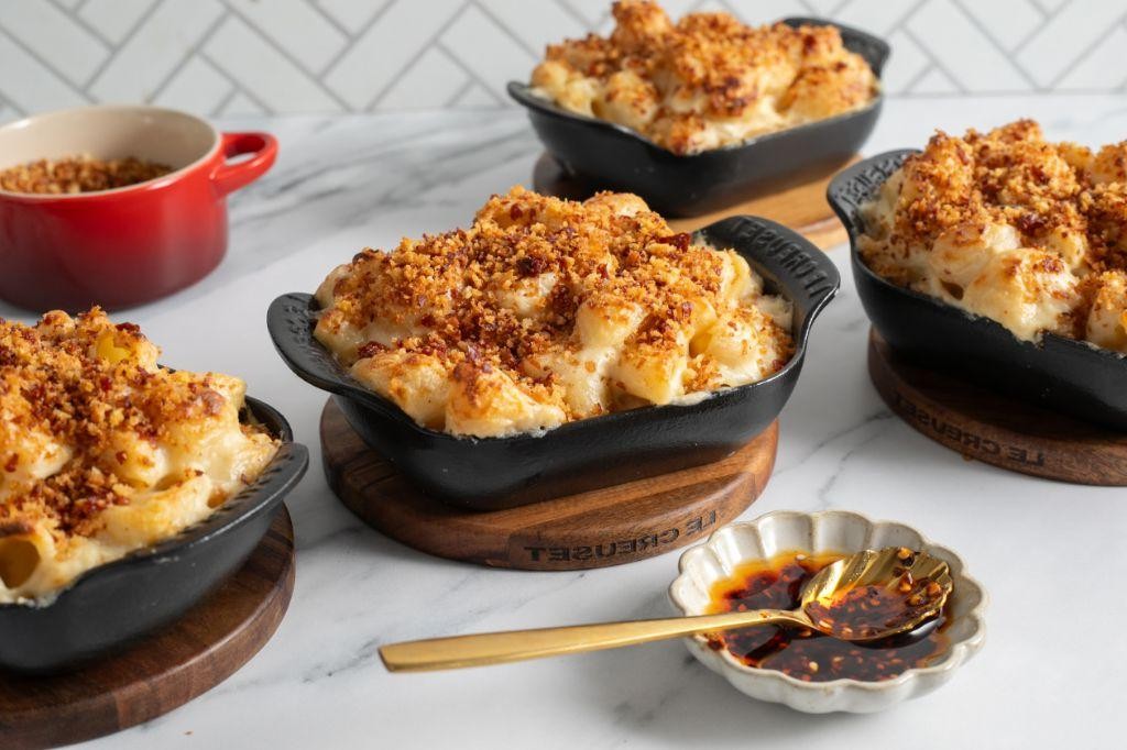 Dutch Oven Mac and Cheese with Crispy Breadcrumbs