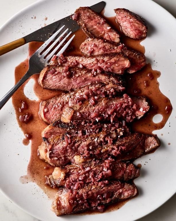 Easy Baked Round Steak with Red Wine Sauce