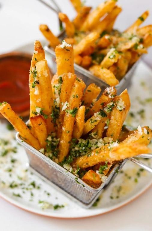 Fast Garlic Parmesan Fries