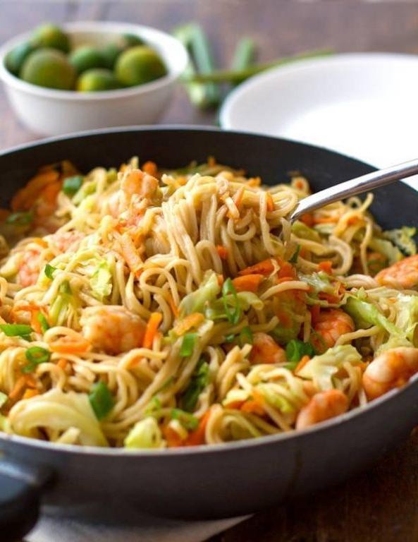 Filipino Shrimp Pancit Canton Noodles
