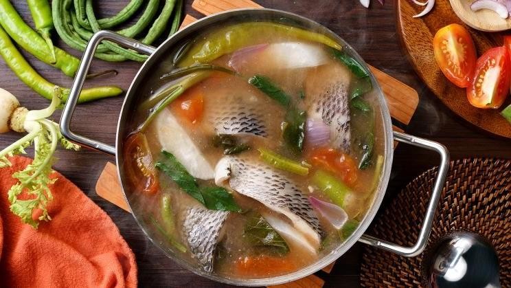 Filipino Sinigang na Isda