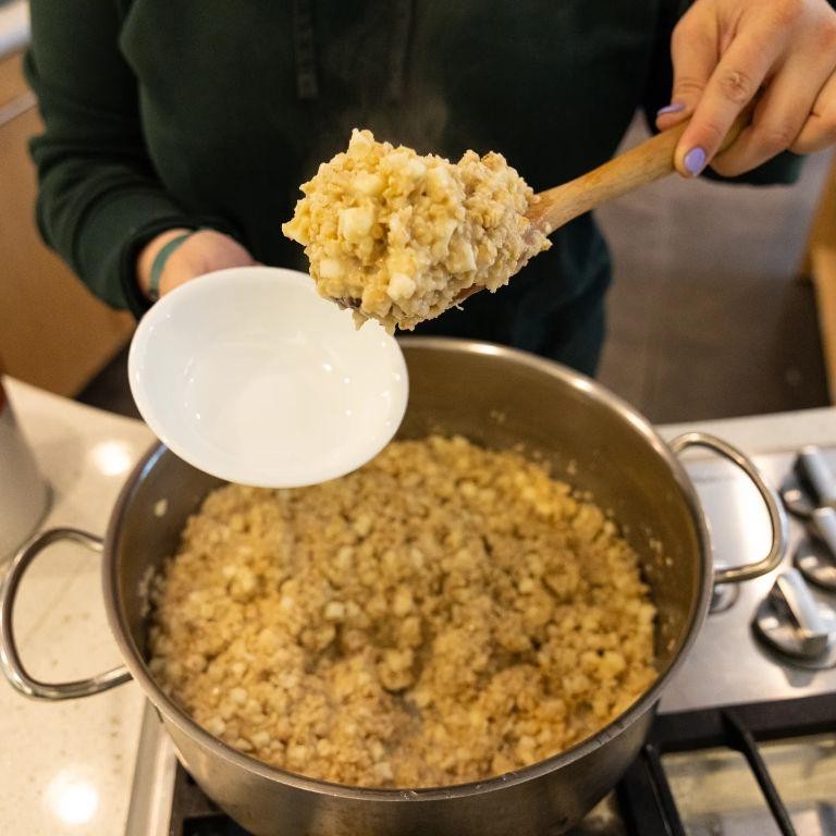 Freeze Dried Apple Cinnamon Oatmeal