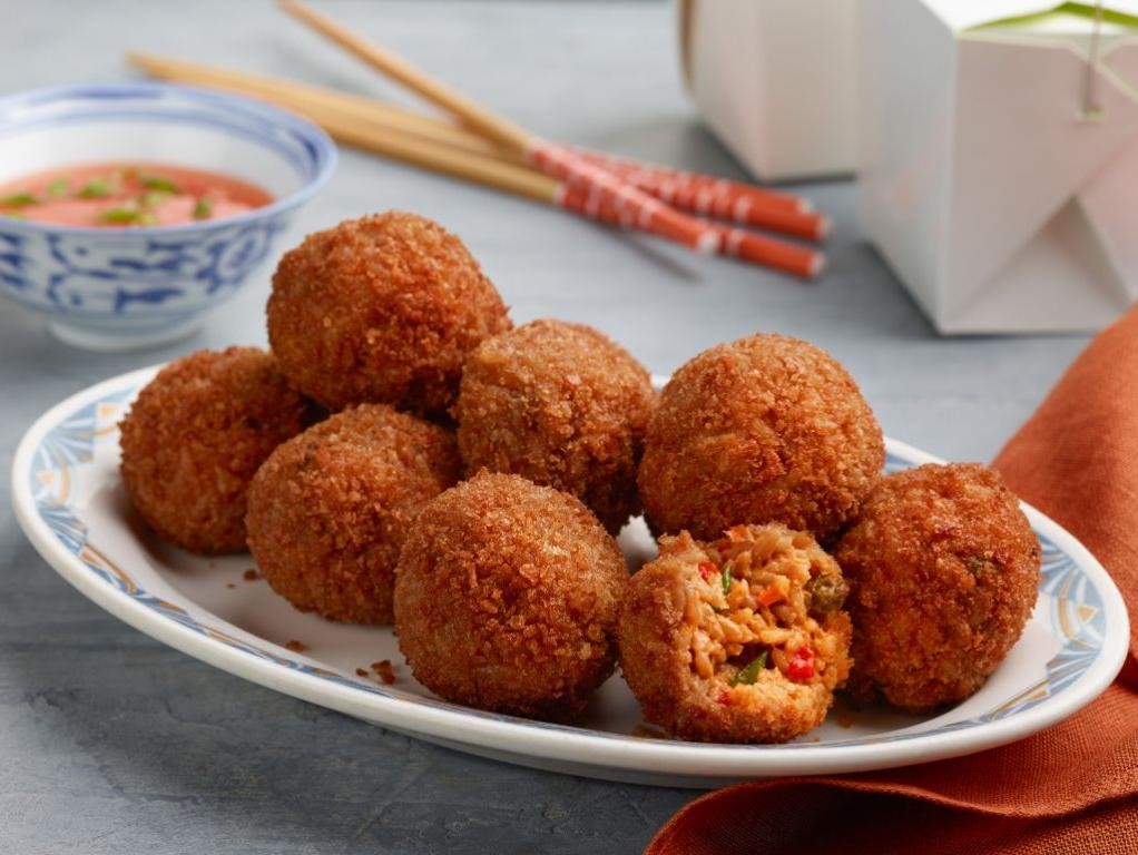 Fried Rice Balls with Schezwan Chutney