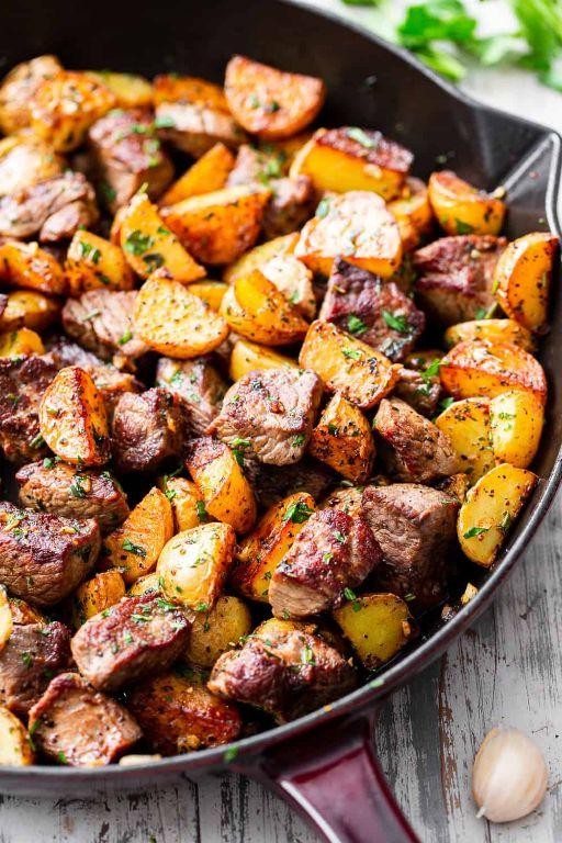 Garlic Butter Steak Bites with Crispy Potatoes