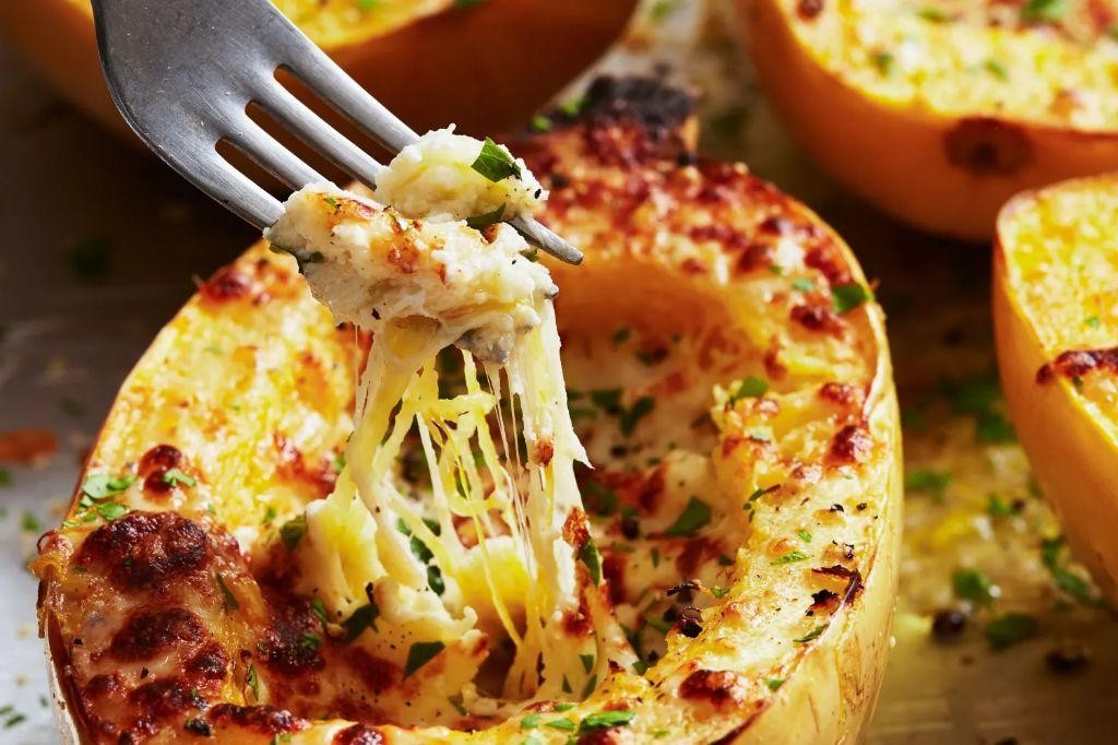 Garlic Parmesan Spaghetti Squash