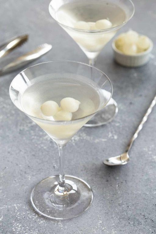 Gibson Gin Martini with Cocktail Onions