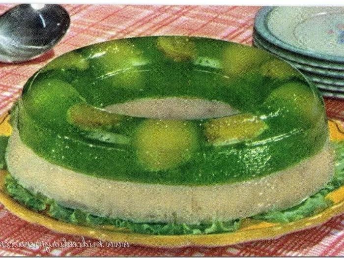 Ginger Ale Jello with Pears