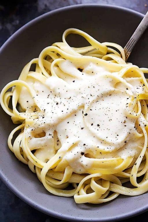 Greek Yogurt Chicken Alfredo Pasta