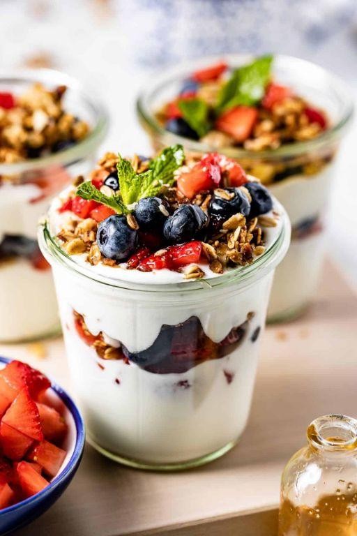 Greek Yogurt Parfait with Granola