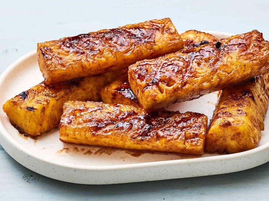 Grilled Pineapple with Cinnamon Sugar