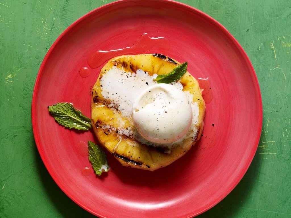 Grilled Pineapple with Mint Svelte Dessert